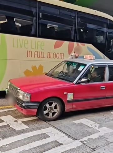 金髮男不斷說「你撞到我呀！」fb車cam L（香港群組）影片截圖