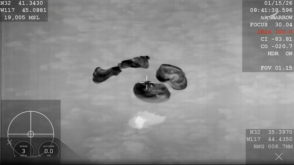 太空人醫療撤離，乘搭「龍飛船」安全降落在太平洋。 美聯社