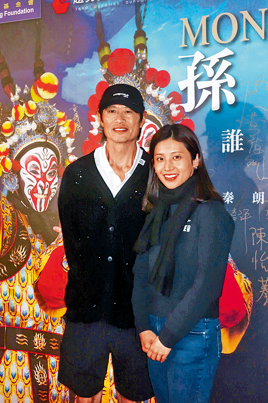 黃德斌、粵劇花旦梁非同現身撐場。