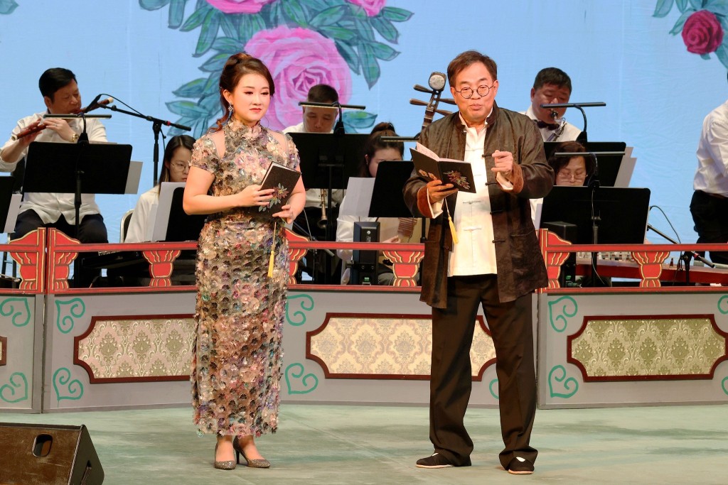 盧偉國與余仲欣早就相識,並曾多次同台演出粵劇劇目《爛賭二贖老婆》。FB圖片 盧偉國與余仲欣早就相識,並曾多次同台演出粵劇劇目《爛賭二贖老婆》。FB圖片