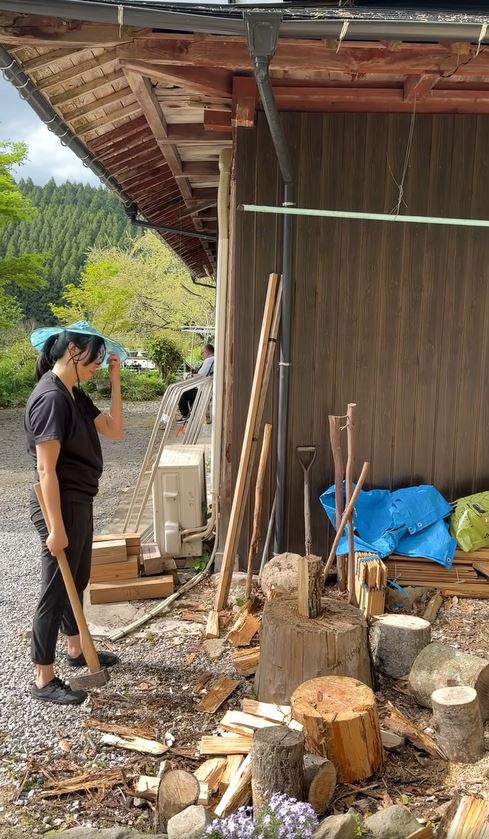 蒙嘉慧分享日本劈柴生活。