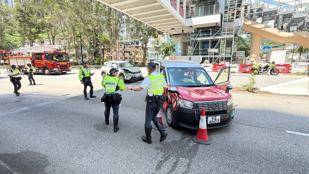 警員到場調查。 警員到場調查。