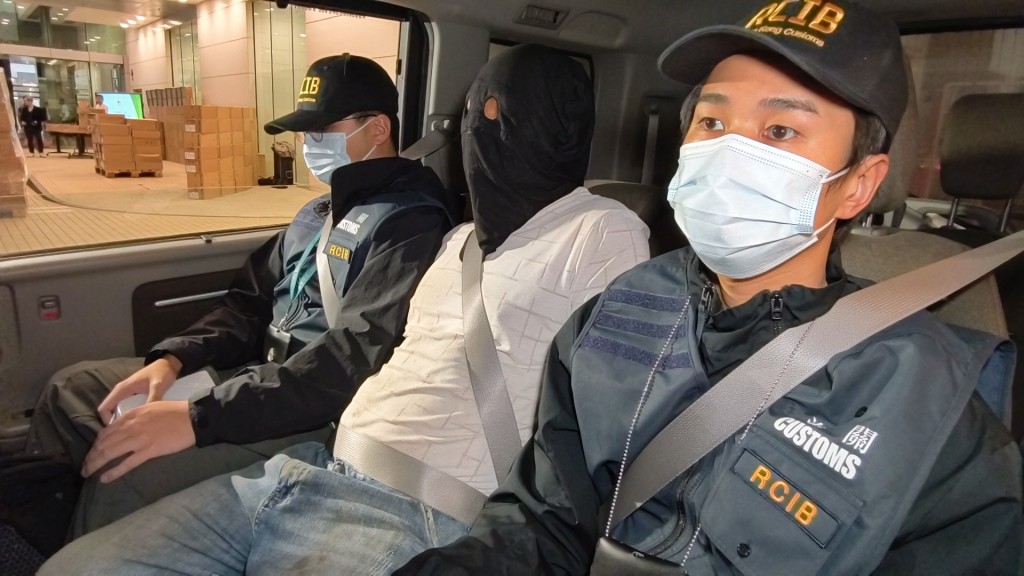 一名37歲報稱無業的男子被捕。