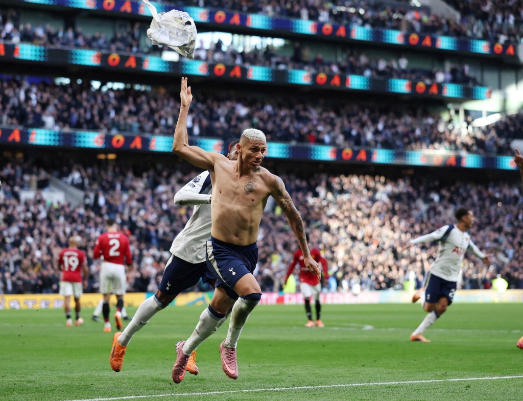 李察利臣為熱刺反超前。路透社