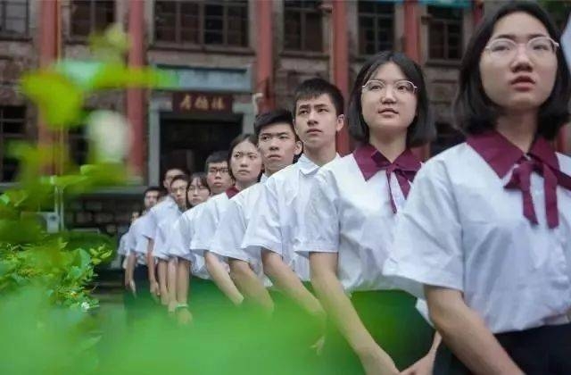廣州校服改革取消統一採購,家長自主購買。 新華社 廣州校服改革取消統一採購,家長自主購買。 新華社