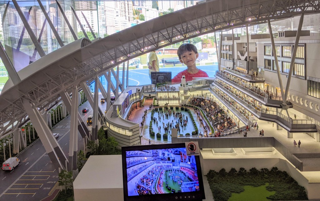 沙田馬場的微縮模型造工仔細。