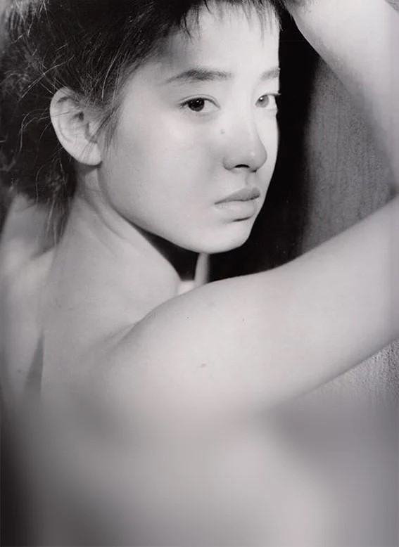 宮澤里惠曾由篠山紀信拍攝全裸寫真集。網絡圖片