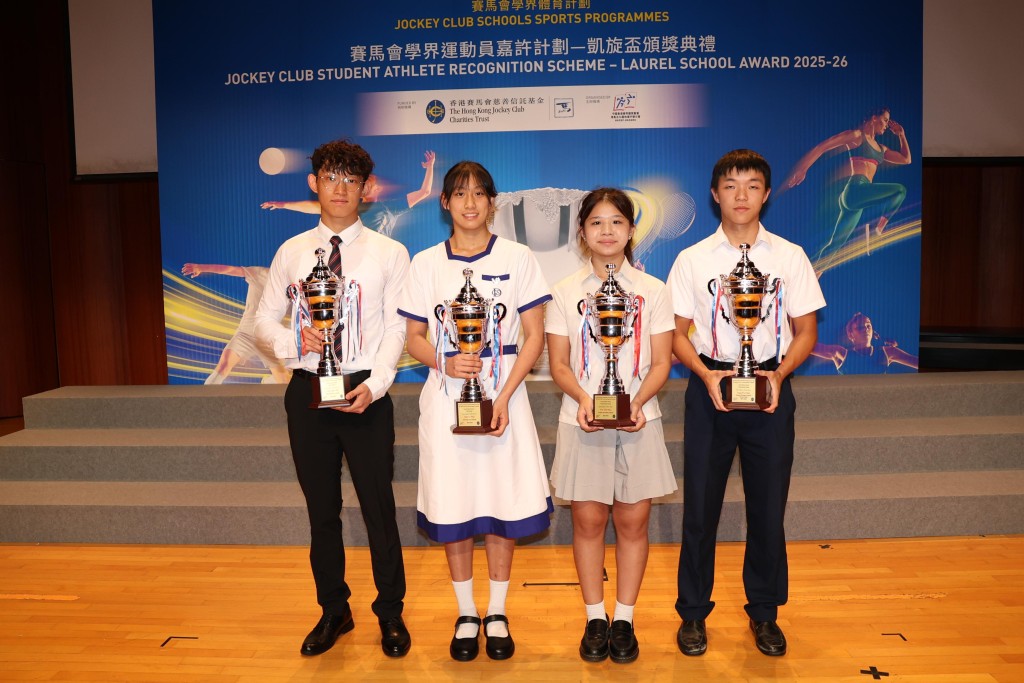 4位「最佳男、女運動員」得獎者,右起:翁溥澤、邱采汶、沈綺紋及劉礎迪。徐嘉華攝 4位「最佳男、女運動員」得獎者,右起:翁溥澤、邱采汶、沈綺紋及劉礎迪。徐嘉華攝