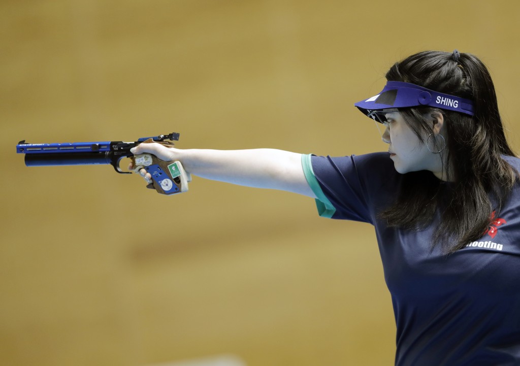 成灝澂在世錦賽女子10米氣手槍奪得銀牌。新華社