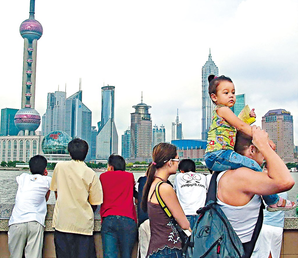 落戶是很多大城市外來打工者的夢想。