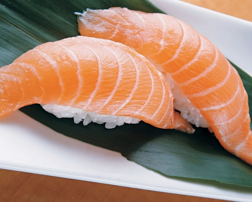 在日文當中「Salmon(サーモン)」才是大家經常食的三文魚刺身。資料圖片