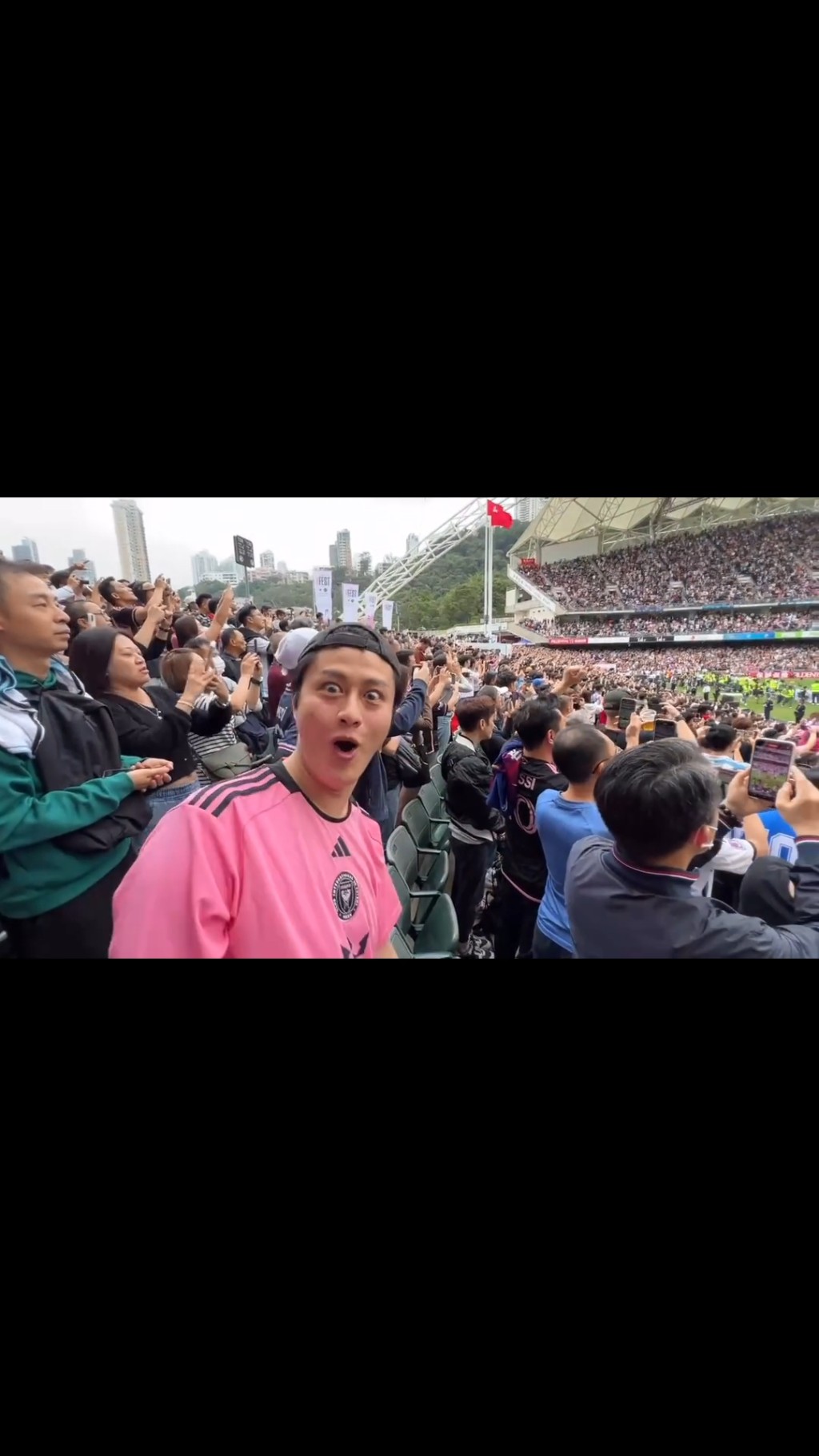 身為球迷的謝東閔，昨日本來懷着興奮心情入場睇波。