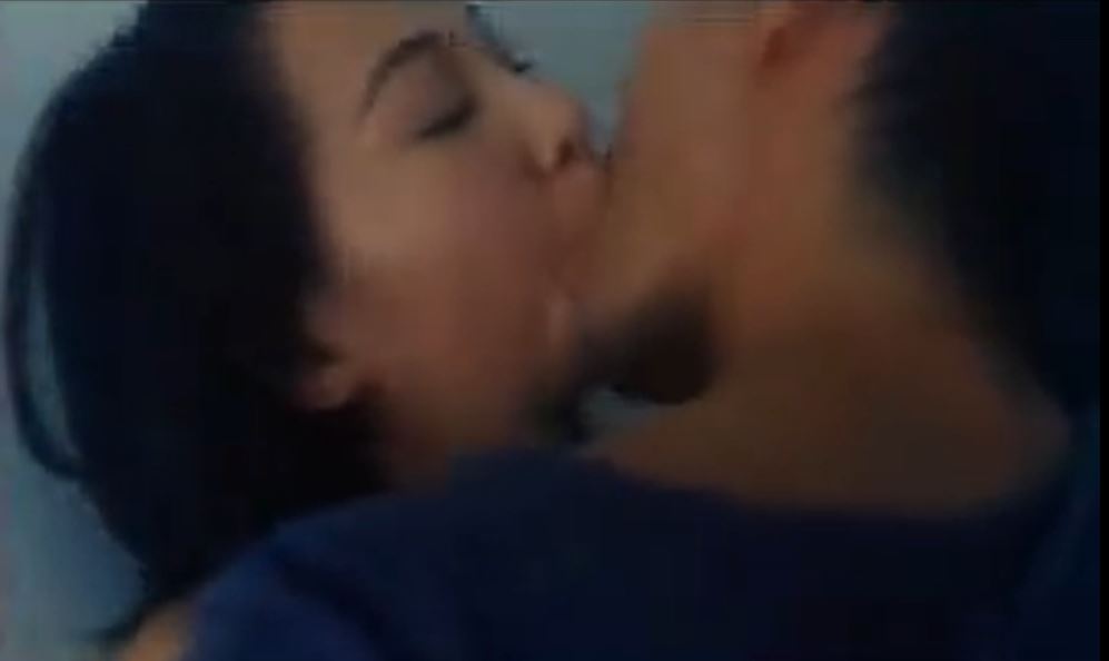 郁芳曾在電影《親蜜情人之無限誘惑》有性感演出。