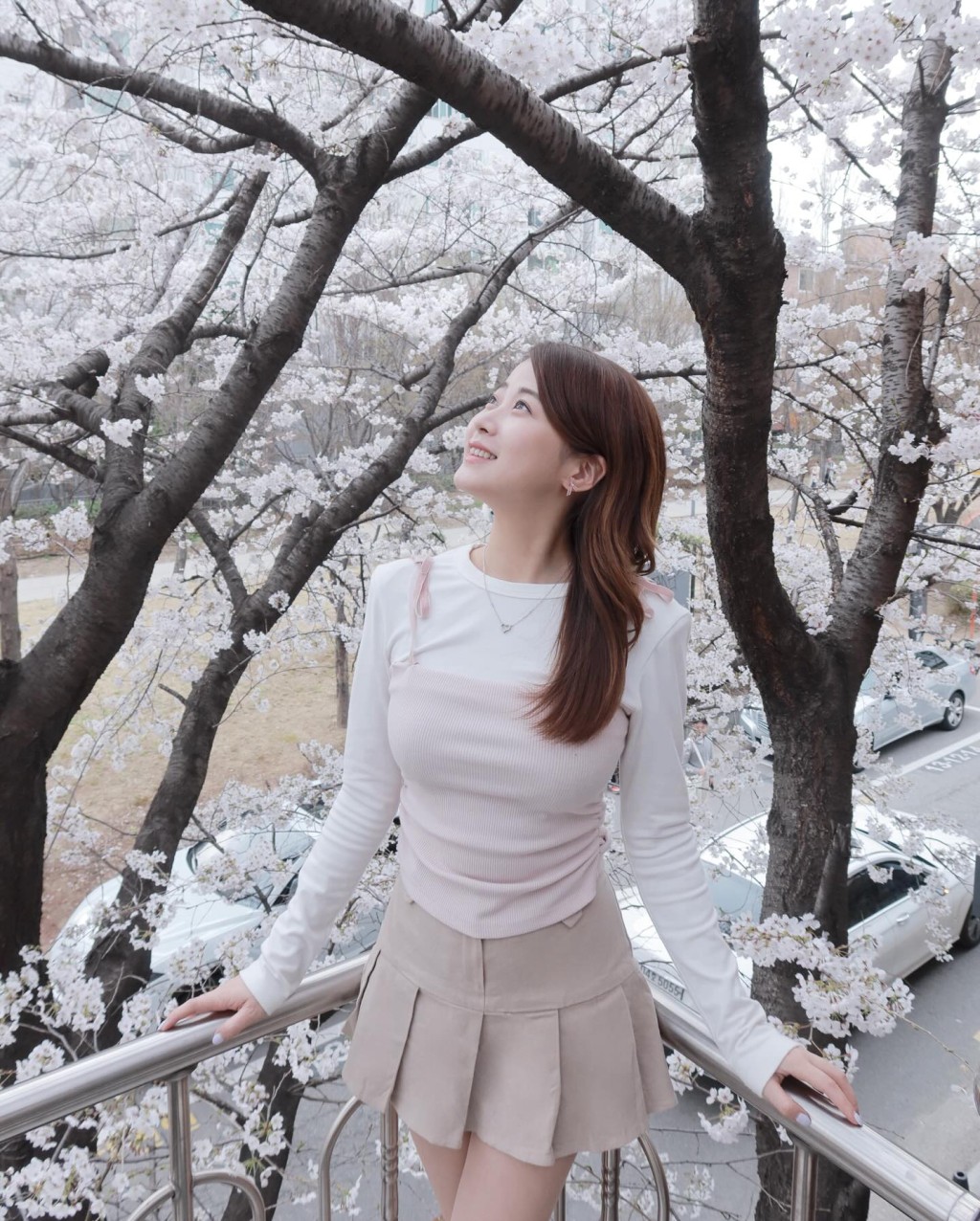 温荞菲本月初去完韩国赏樱。