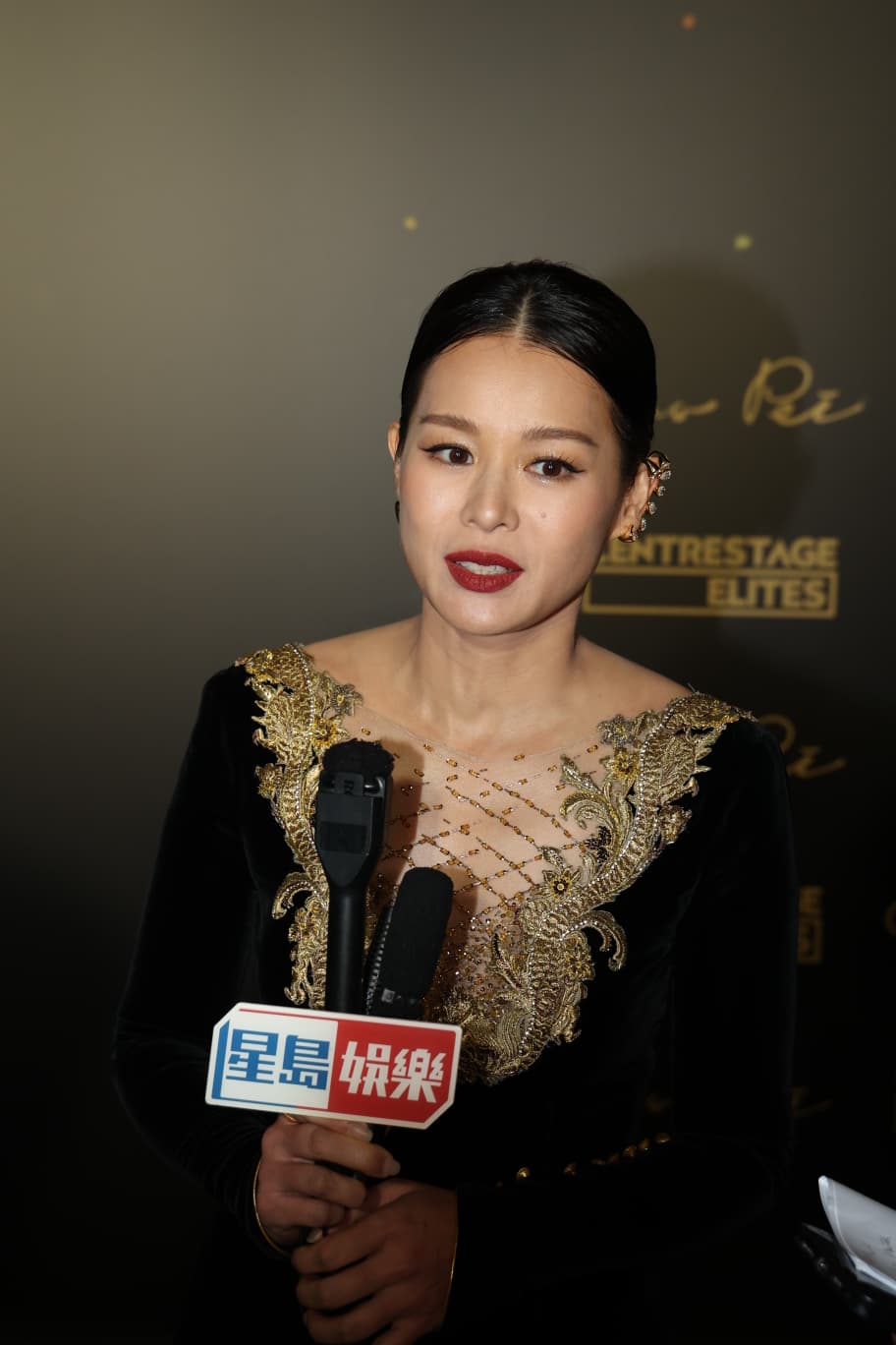 胡杏兒表示樂小姐有找她拍劇,但每次撞正沒有時間。 胡杏兒表示樂小姐有找她拍劇,但每次撞正沒有時間。