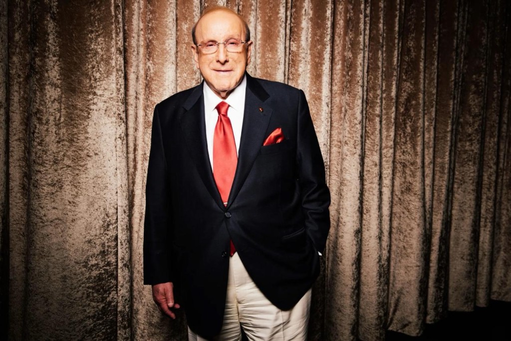 唱片公司大亨Clive Davis,享年94歲。 唱片公司大亨Clive Davis,享年94歲。