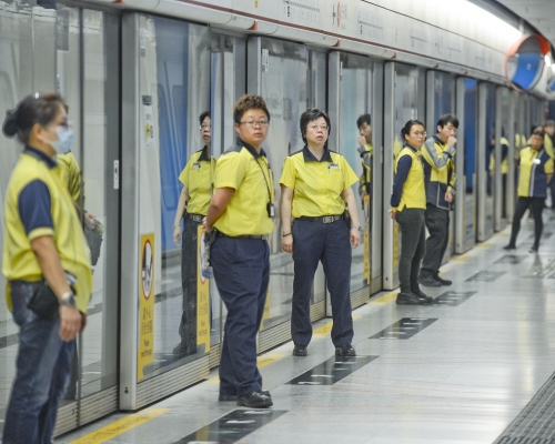 警方接獲港鐵金鐘站職員報案。資料圖片