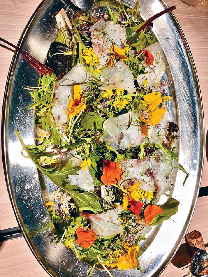 ■赤鱲刺身配日本沙律菜