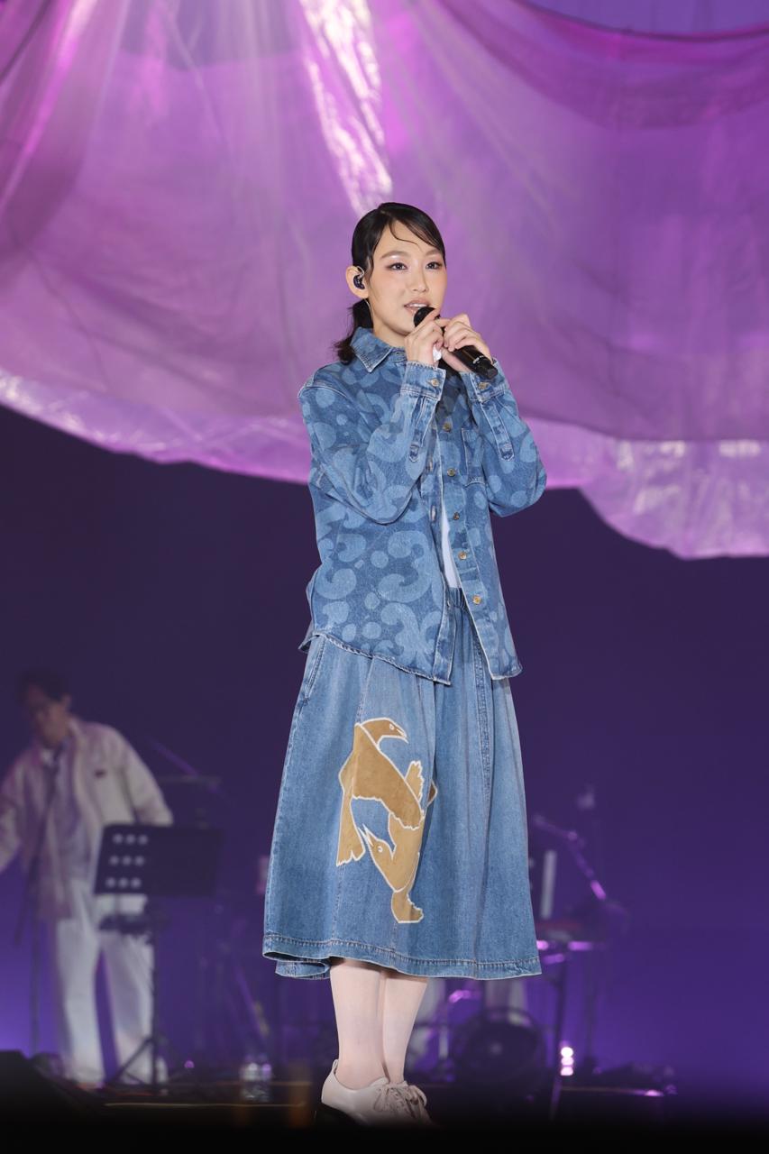 炎明熹開騷,開場時的「破冰」場景有寓意?她表示︰「多謝大家充滿想像力。」 炎明熹開騷,開場時的「破冰」場景有寓意?她表示︰「多謝大家充滿想像力。」