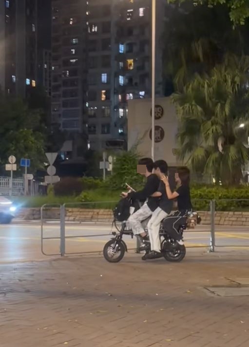 電動單車由行人路駛往行人過路處。fb車cam L（香港群組）片段截圖