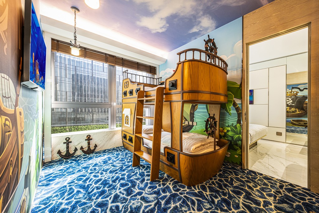 同場仲有城堡/海盜船主題家庭套房住宿連早餐、晚餐及茶點 （圖片來源：kkday）