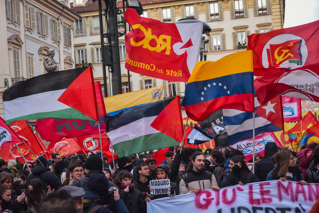 委內瑞拉支持者上街抗議，要求釋放馬杜羅。 美聯社