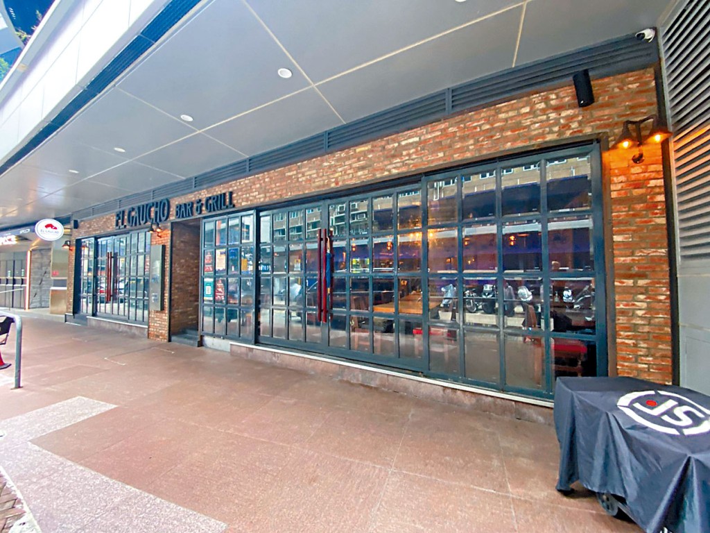 云咸街54至60号中央广场地下3号铺，由食肆以30万承租。