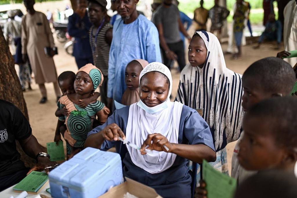 Gavi将人类乳突病毒(HPV)疫苗引进低收入国家。Gavi Gavi将人类乳突病毒(HPV)疫苗引进低收入国家。Gavi