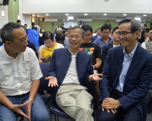 曾鈺成（中）認為，土地規劃不是小組的責任，不反對政府收回新界農地，增加土地供應。盧江球攝