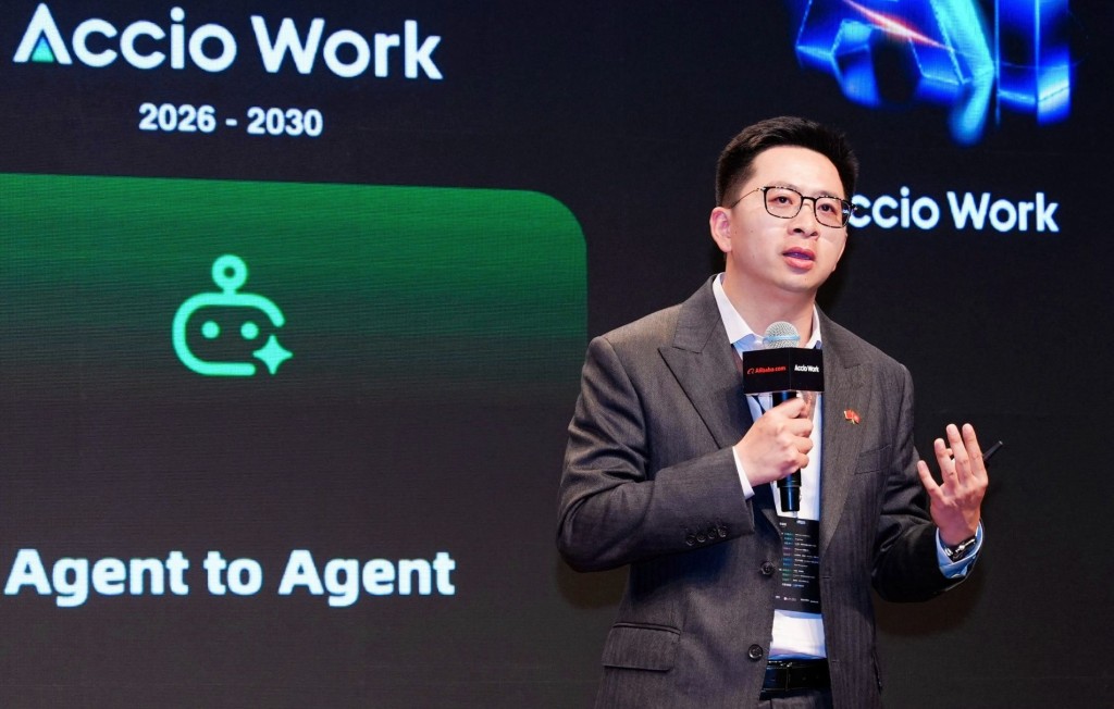 阿里巴巴國際站亞太業務總經理楊淵指AI正改變企業營運模式,推動行業由「human to human」逐步轉向「agent to agent」模式。 阿里巴巴國際站亞太業務總經理楊淵指AI正改變企業營運模式,推動行業由「human to human」逐步轉向「agent to agent」模式。