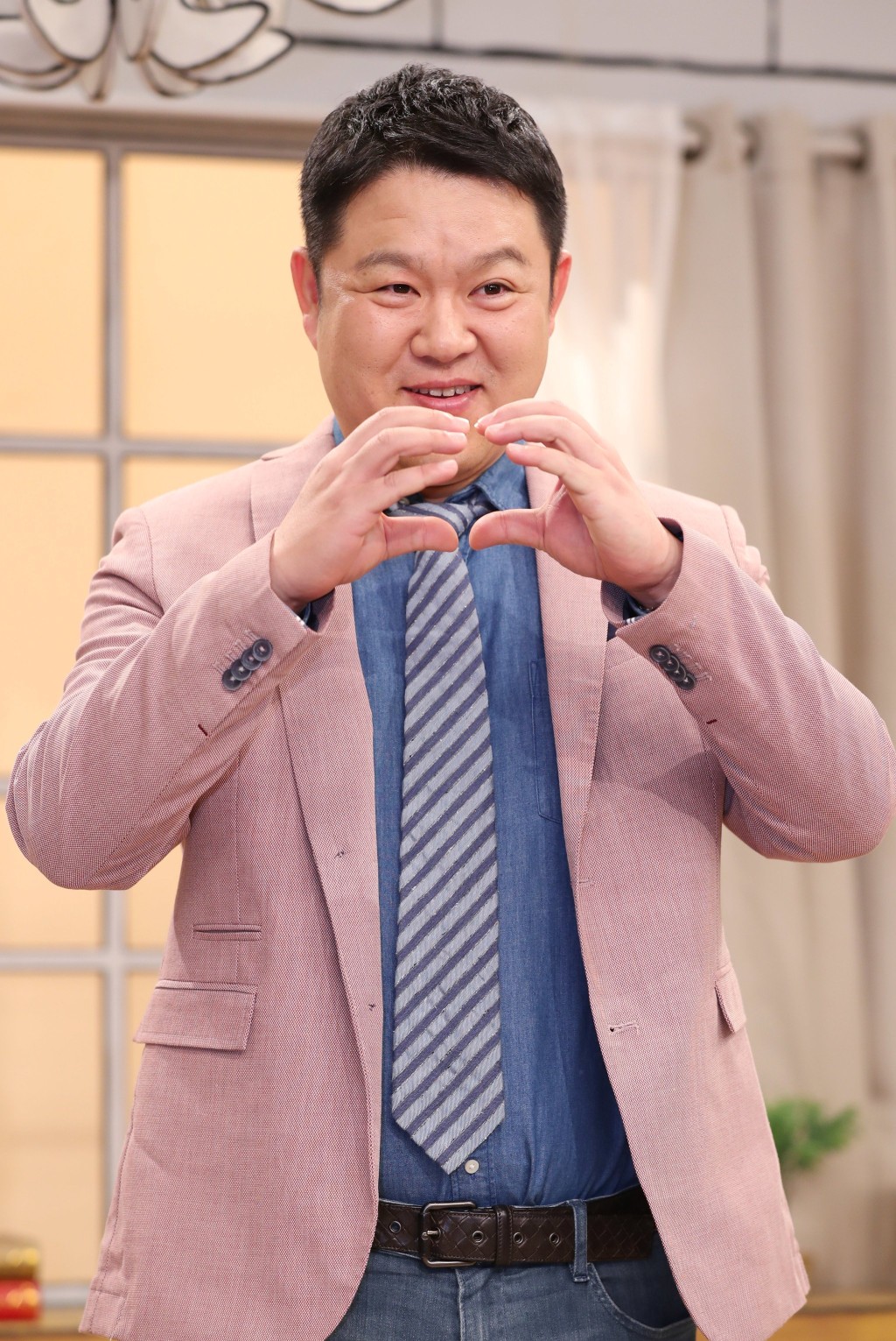 金九拉對再婚太太平安誕B,感到很幸福。