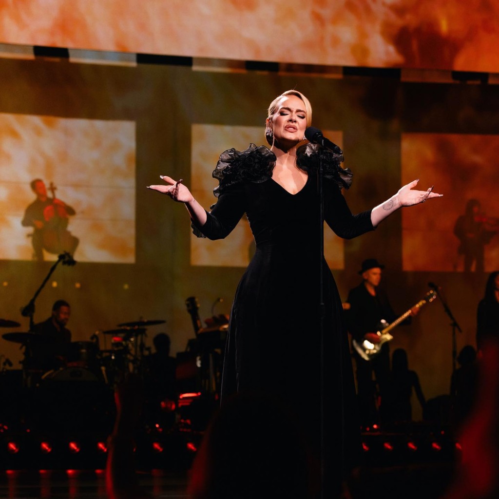 Adele曾演唱《新鐵金剛：智破天凶城》主題曲。