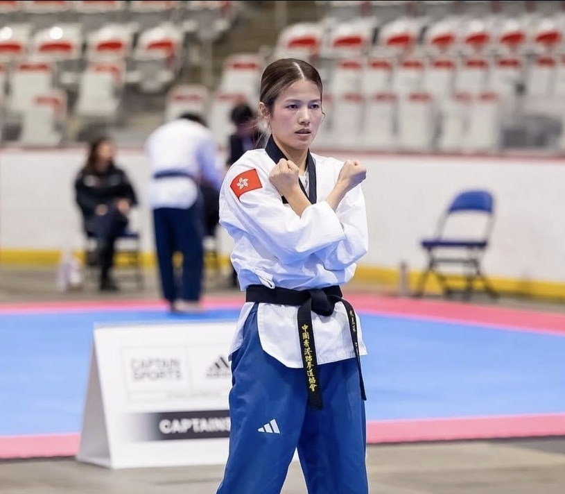 香港女子跆拳道代表江麗莉（Jackie）登上女子品勢U40組別世界第一寶座，為港隊寫下歷史新頁。江麗莉IG圖片