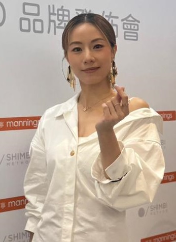 入行20多年的鄧麗欣，首次打入女歌手五強。