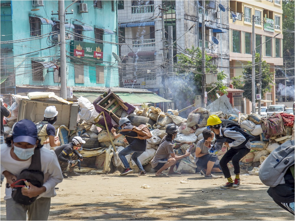 缅甸政变至今，全国已有超过一百八十人死亡。AP