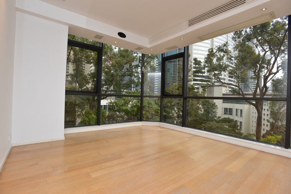 中半山御花園低層同座單位景觀不錯。