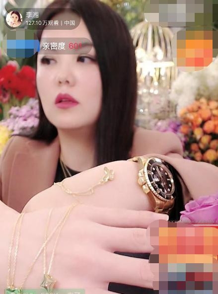 李湘成為了帶貨女王。 李湘成為了帶貨女王。