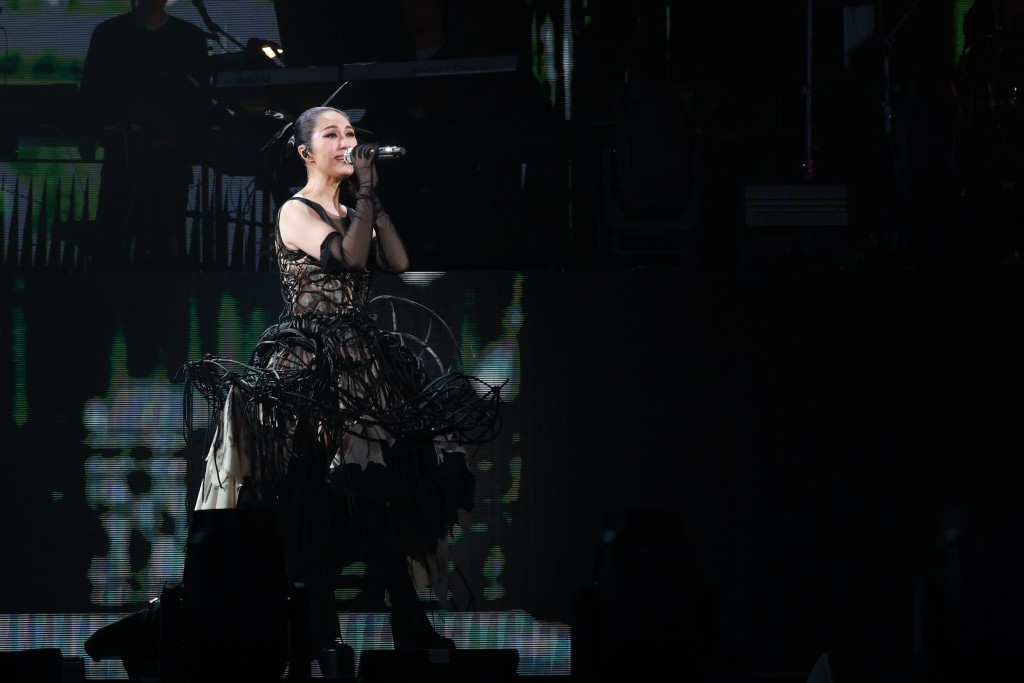 楊千嬅早前在紅館完成一連六場《楊千嬅Live My LIVE演唱會》。