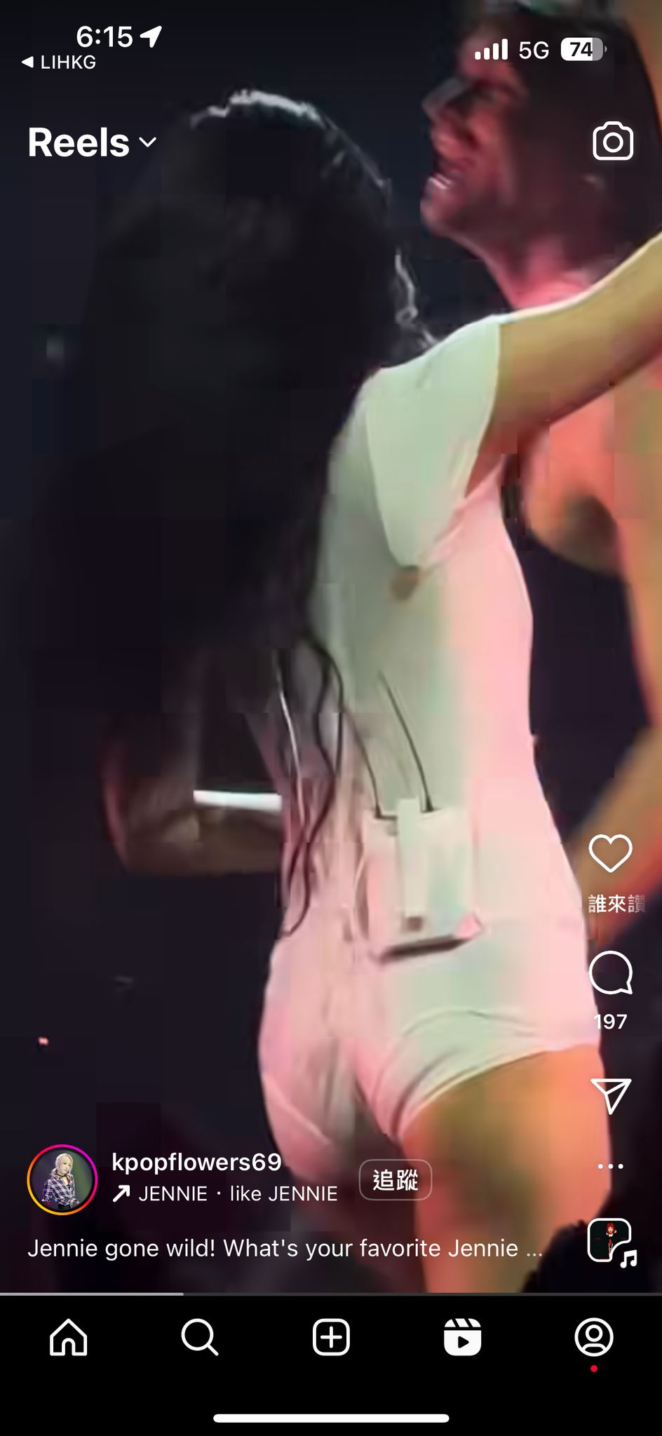 Jennie@BLACKPINK在台上狂跳。 Jennie@BLACKPINK在台上狂跳。