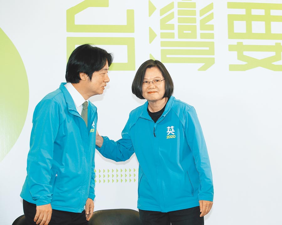 台灣記者鐘聖雄批評民進黨不作為，並非外界想像支持香港。網上圖片