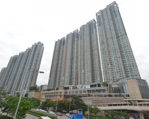 大圍名城高層三房戶呎租31元。