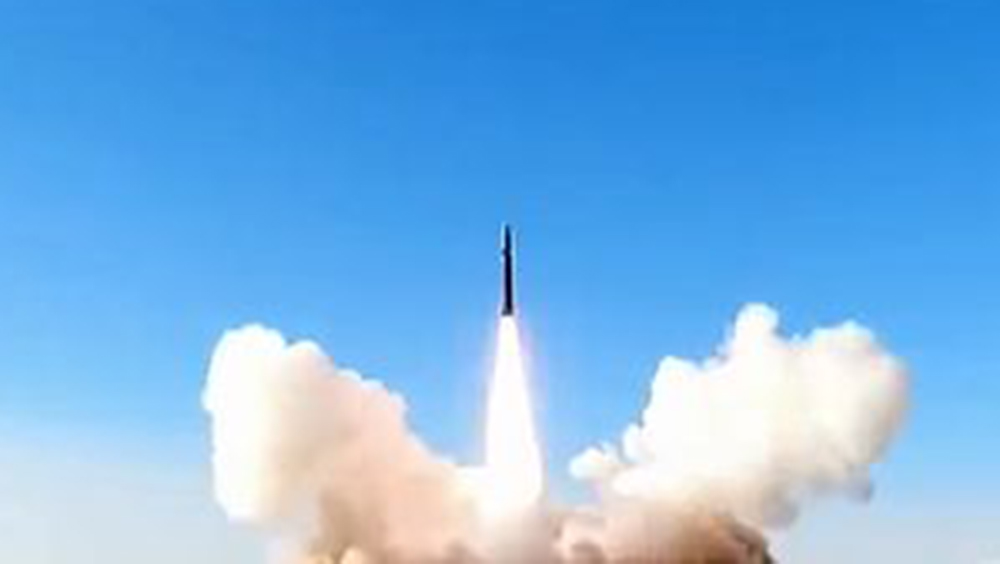 内地首度公开「东风-17」高超音速导弹发射画面。