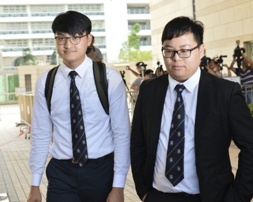 馮敬恩（左）、李峰琦。資料圖片