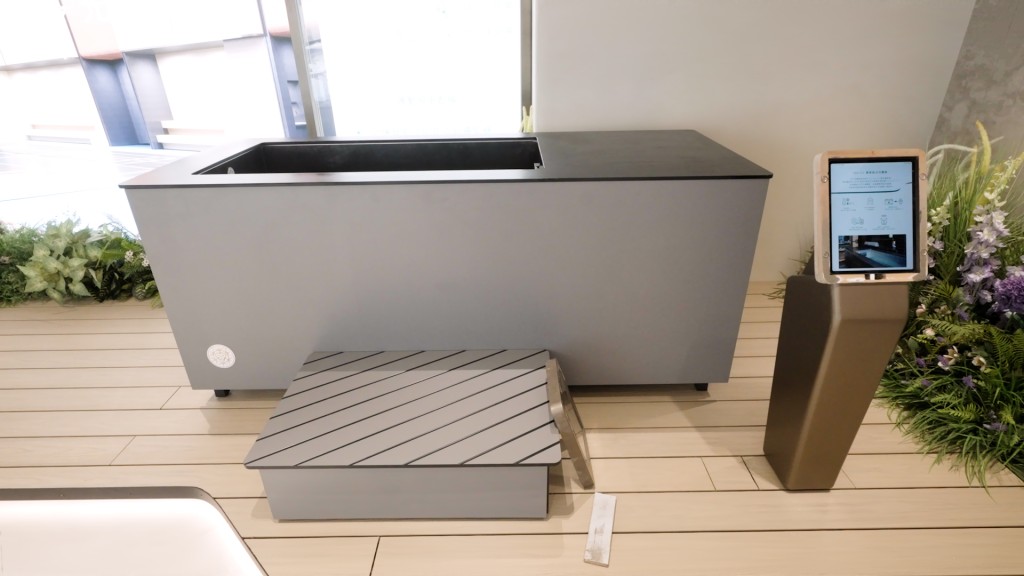 另外,更罕有配備冰浴(Ice Bath)及運動恢復設備(Recovery Boots),做運動都可以隨心所欲。 另外,更罕有配備冰浴(Ice Bath)及運動恢復設備(Recovery Boots),做運動都可以隨心所欲。