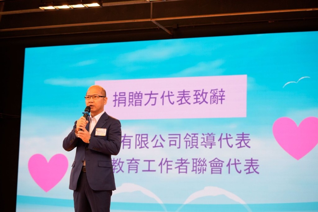教聯會主席黃錦良表示，除交通津貼外，教聯會亦動員200名心理學家及社工為學童提供情緒支援。教聯會提供