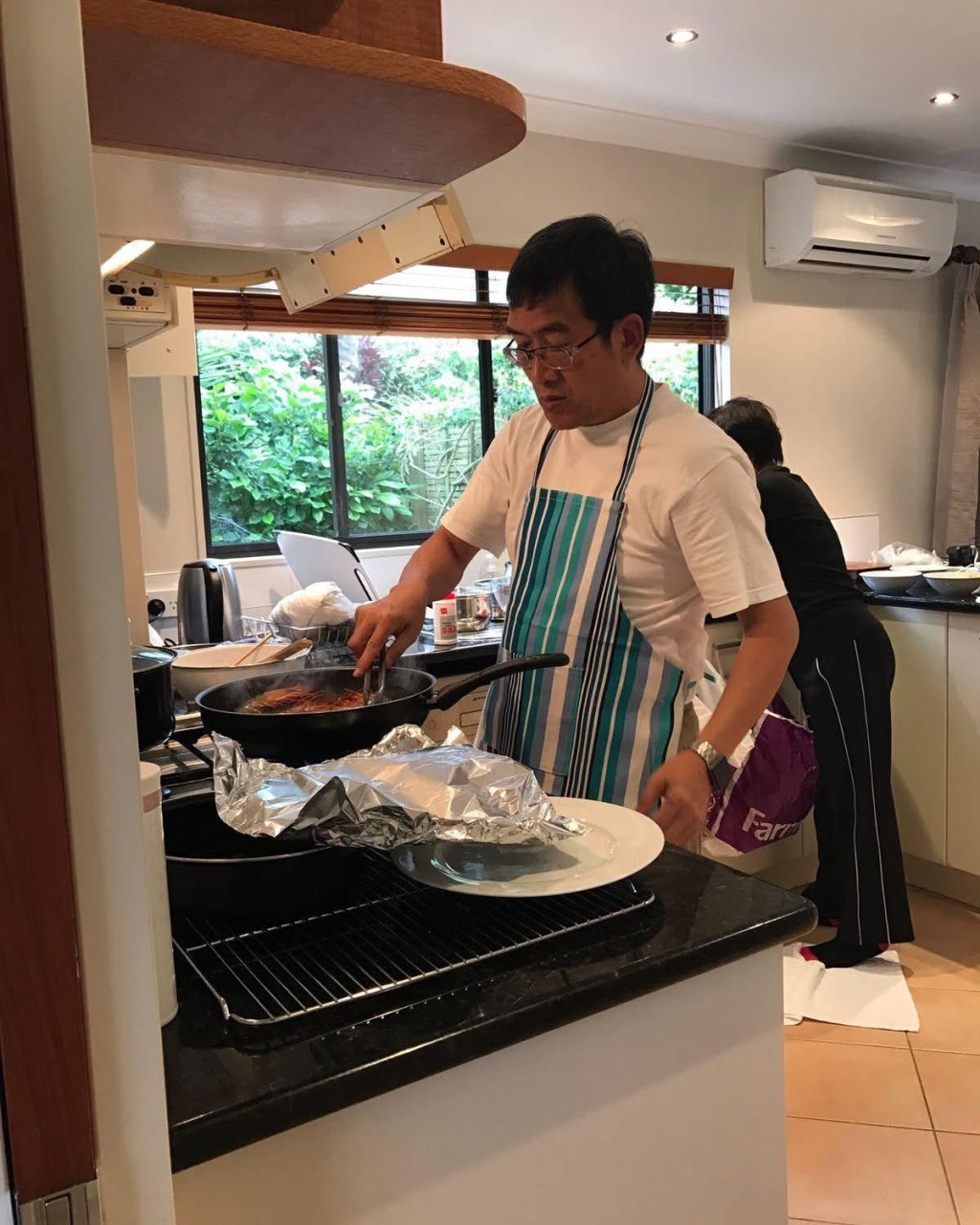 阿Mo對父親離世：「看著身邊空了的位置，思念與淚水難免湧上心頭。」