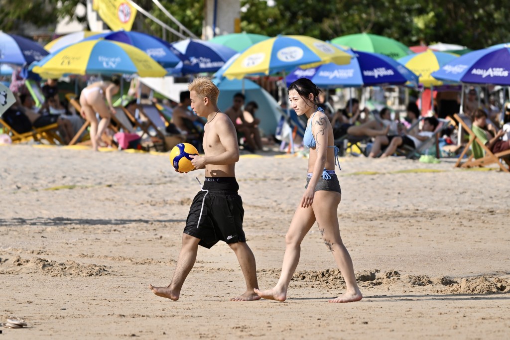 下周二（26日）及周三（27日）更是天氣酷熱，最高氣溫達33℃。