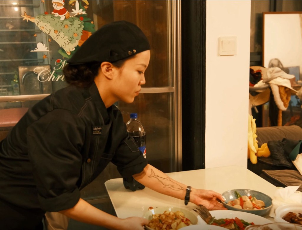 湖南私厨曾恋新春未有回家度岁，为了置业不断接工作。抖音@鲨鱼（长沙上门做饭）