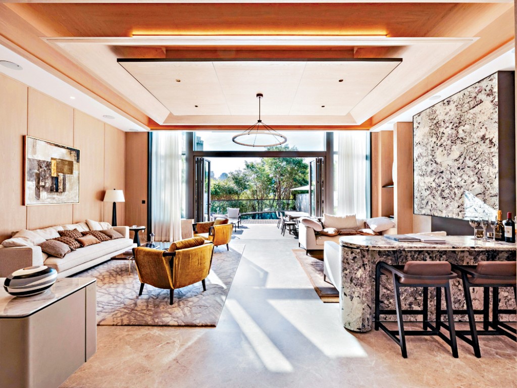 壽臣山15號昨日售出的10號洋房，成交價超過2.92億，呎價6.02萬。