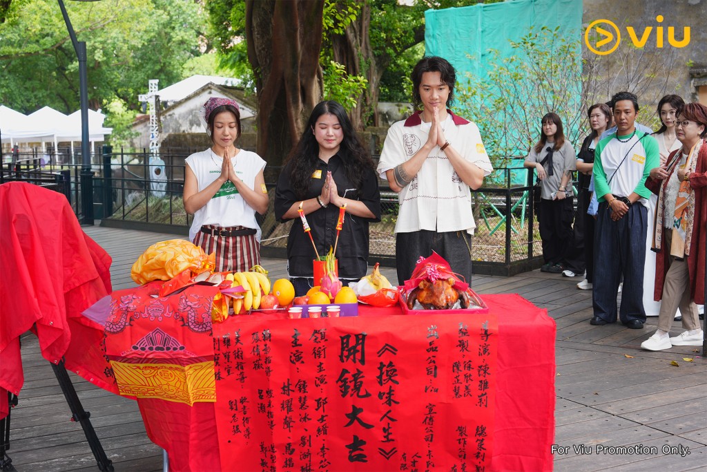 Stanley與芯駖大讚於澳門拍攝不但氛圍輕鬆。 Stanley與芯駖大讚於澳門拍攝不但氛圍輕鬆。